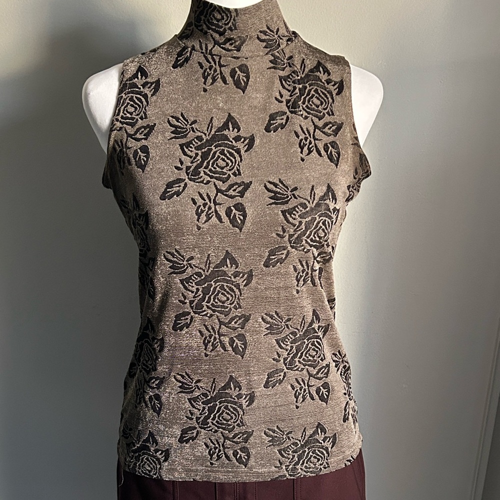 Baranda Vintage Shimmer Floral Sleeveless Mock Neck Top - Picture 9 of 9